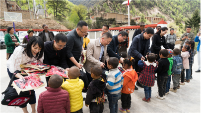 正规的十大网投实体平台（中国）有限公司创新公司党委开展帮扶捐赠 和走访慰问活动